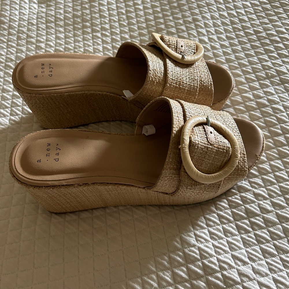 Straw wedge platform shoes
